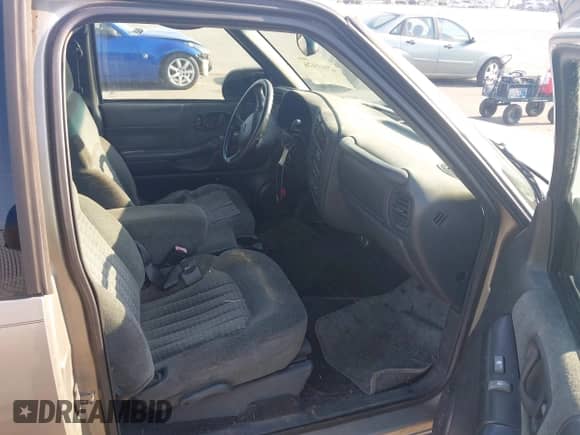 2002 Chevrolet S-10 LS с VIN 1GCDT19W628173077, выставлен на аукционе IAAI как лот 42941426 с пробегом 108 950 миль миль и . История ставок и продаж доступна на DreamBid. Изображение 5.