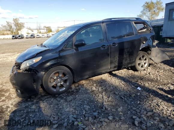 2011 Toyota Sienna SE with VIN 5TDXK3DC0BS174746, listed as a Copart auction lot 89679785 with 177,935 mi miles and Salvage title. Bid and sale history available at DreamBid. Image 1.