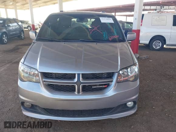 2019 Dodge Grand Caravan GT z VIN 2C4RDGEG1KR671406, wystawiony jako IAAI lot #43370010 z przebiegiem 147 333 mil mil oraz . Historia ofert i sprzedaży dostępna na DreamBid. Obrazek 12.