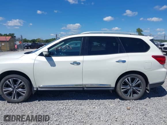 2020 Nissan Pathfinder Platinum с VIN 5N1DR2DM0LC618708, выставлен на аукционе IAAI как лот 43091555 с пробегом 108 478 миль миль и . История ставок и продаж доступна на DreamBid. Изображение 14.