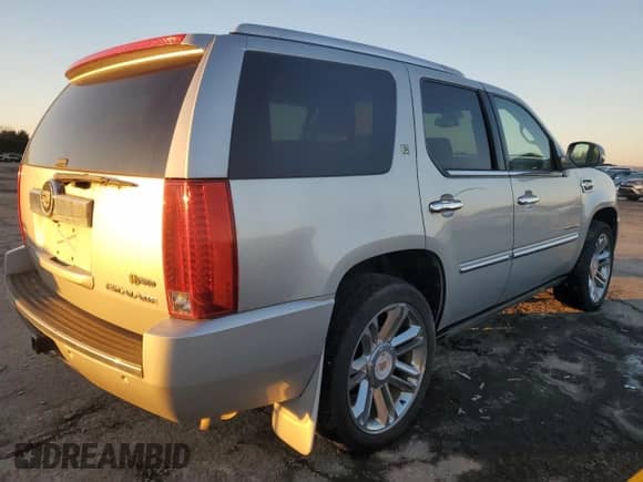 2011 Cadillac Escalade with VIN 1GYS4FEJ6BR303441, listed as a Copart auction lot 42779755 with 115,044 mi miles and Clean title. Bid and sale history available at DreamBid. Image 3.