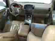 2011 Nissan Pathfinder LE z VIN 5N1AR1NB0BC605952, wystawiony jako Copart lot #90403105 z przebiegiem 217 541 mil mil oraz Czysty tytuł • Clean title. Historia ofert i sprzedaży dostępna na DreamBid. Obrazek 8.