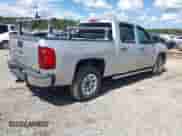 2012 Chevrolet Silverado 1500 LS z VIN 3GCPCREA4CG229602, wystawiony jako IAAI lot #42818433 z przebiegiem 294 243 mil mil oraz . Historia ofert i sprzedaży dostępna na DreamBid. Obrazek 4.