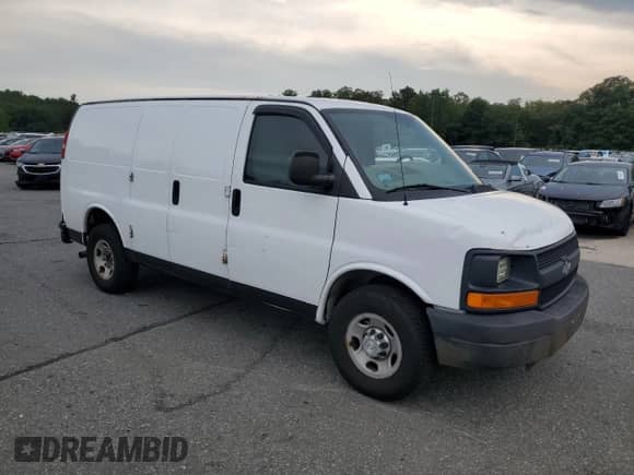 2015 Chevrolet Express Cargo z VIN 1GCWGFCF3F1111105, wystawiony jako Copart lot #68623425 z przebiegiem 208 639 mil mil oraz Nie do naprawy • Non repairable. Historia ofert i sprzedaży dostępna na DreamBid. Obrazek 4.