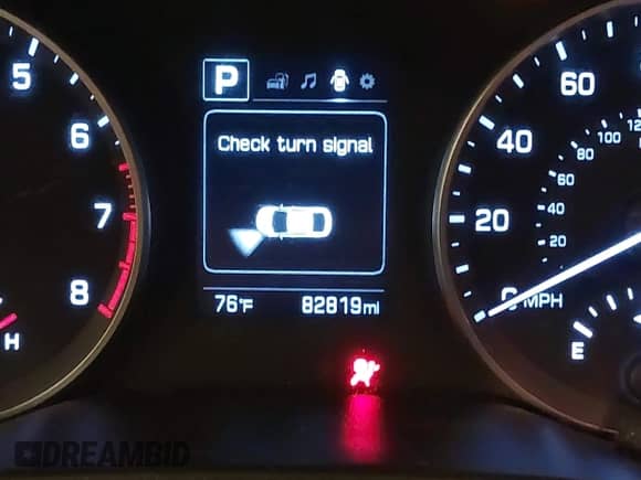 2018 Hyundai Elantra SEL z VIN 5NPD84LF9JH363094, wystawiony jako IAAI lot #42965806 z przebiegiem 82 819 mil mil oraz . Historia ofert i sprzedaży dostępna na DreamBid. Obrazek 15.