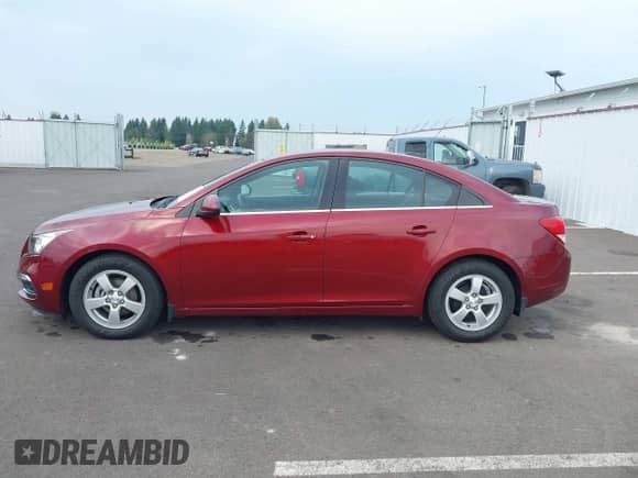 2015 Chevrolet Cruze LT с VIN 1G1PC5SB7F7186811, выставлен на аукционе IAAI как лот 43022371 с пробегом 65 744 миль миль и . История ставок и продаж доступна на DreamBid. Изображение 14.