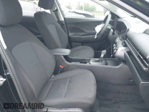 2025 Hyundai Kona SE с VIN KM8HACAB9SU212954, выставлен на аукционе IAAI как лот 42297287 с пробегом 8 355 миль миль и . История ставок и продаж доступна на DreamBid. Изображение 5.
