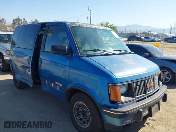 1994 Chevrolet Astro with VIN 1GNDM15Z4RB140659, listed as a IAAI auction lot 41993623 with 252,128 mi miles and . Bid and sale history available at DreamBid. Image 1.