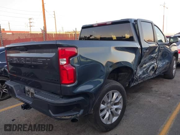 2021 Chevrolet Silverado 1500 Custom z VIN 3GCPWBEH4MG173383, wystawiony jako IAAI lot #41302874 z przebiegiem 45 070 mil mil oraz . Historia ofert i sprzedaży dostępna na DreamBid. Obrazek 6.