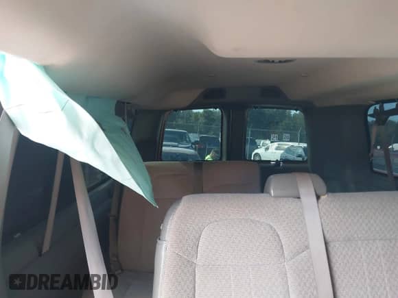 2019 Chevrolet Express Passenger LT с VIN 1GAZGPFGXK1228870, выставлен на аукционе IAAI как лот 43057715 с пробегом 89 246 миль миль и . История ставок и продаж доступна на DreamBid. Изображение 18.