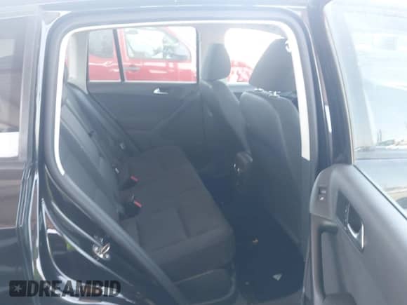 2014 Volkswagen Tiguan SEL with VIN WVGAV3AX9EW625726, listed as a IAAI auction lot 42401853 with 145,082 mi miles and . Bid and sale history available at DreamBid. Image 8.