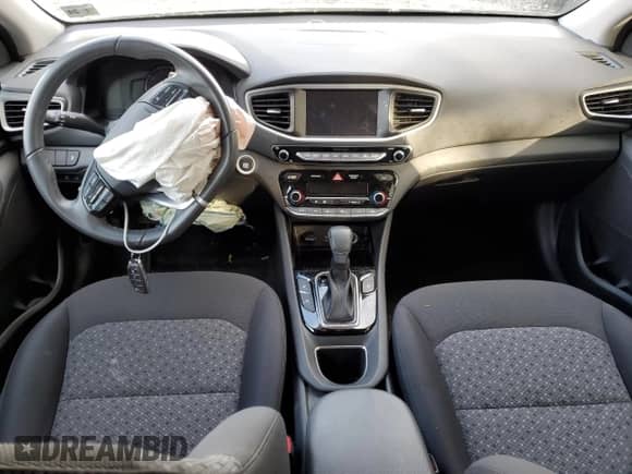 2019 Hyundai Ioniq z VIN KMHC65LD1KU166638, wystawiony jako Copart lot #70572032 z przebiegiem 18 421 mil mil oraz . Historia ofert i sprzedaży dostępna na DreamBid. Obrazek 8.