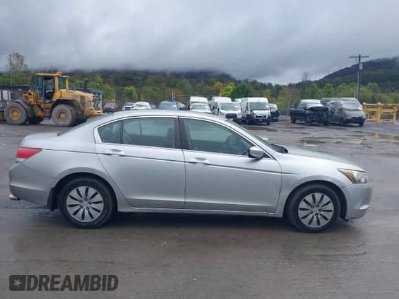 2008 Honda Accord LX с VIN 1HGCP26328A098767, выставлен на аукционе IAAI как лот 43428678 с пробегом 231 616 миль миль и . История ставок и продаж доступна на DreamBid. Изображение 13.