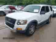 2008 Ford Explorer XLT с VIN 1FMEU63848UA58899, выставлен на аукционе IAAI как лот 42465422 с пробегом 205 889 миль миль и . История ставок и продаж доступна на DreamBid. Изображение 2.