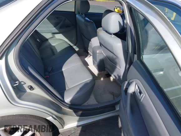 2001 Toyota Camry LE z VIN JT2BF28K210303087, wystawiony jako IAAI lot #43547167 z przebiegiem 153 600 mil mil oraz . Historia ofert i sprzedaży dostępna na DreamBid. Obrazek 8.