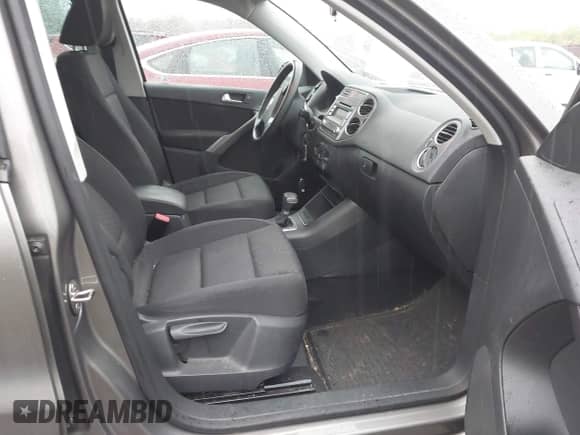 2009 Volkswagen Tiguan S с VIN WVGAV75N39W003838, выставлен на аукционе IAAI как лот 41925843 с пробегом 100 896 миль миль и . История ставок и продаж доступна на DreamBid. Изображение 5.