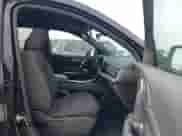 2024 Chevrolet Traverse FWD LT z VIN 1GNERGKS5RJ176849, wystawiony jako IAAI lot #42066415 z przebiegiem 13 740 mil mil oraz . Historia ofert i sprzedaży dostępna na DreamBid. Obrazek 5.