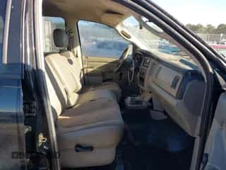 2003 Dodge 1500 ST z VIN 1D7HA18N33S289492, wystawiony jako IAAI lot #43488237 z przebiegiem 218 760 mil mil oraz . Historia ofert i sprzedaży dostępna na DreamBid. Obrazek 5.