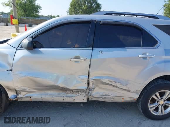 2010 Chevrolet Equinox LS z VIN 2CNFLCEW9A6221620, wystawiony jako IAAI lot #42932533 z przebiegiem 190 408 mil mil oraz . Historia ofert i sprzedaży dostępna na DreamBid. Obrazek 6.