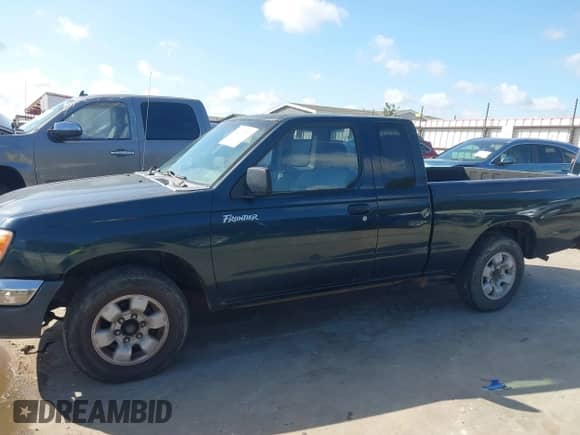 1999 Nissan Frontier XE с VIN 1N6DD26S4XC329915, выставлен на аукционе IAAI как лот 43063501 с пробегом 244 354 миль миль и . История ставок и продаж доступна на DreamBid. Изображение 15.