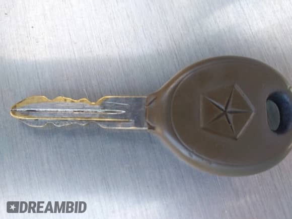 2000 Jeep Grand Cherokee Laredo z VIN 1J4GW48N5YC236166, wystawiony jako IAAI lot #42724532 z przebiegiem 172 052 mil mil oraz . Historia ofert i sprzedaży dostępna na DreamBid. Obrazek 11.