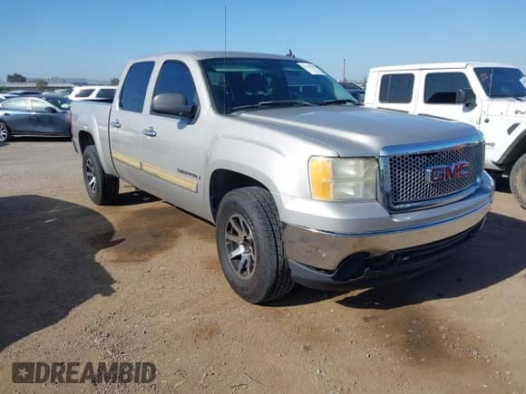 2007 GMC Sierra 1500 SLE1 z VIN 3GTEC13C47G522872, wystawiony jako IAAI lot #42220702 z przebiegiem 109 543 mil mil oraz . Historia ofert i sprzedaży dostępna na DreamBid. Obrazek 1.