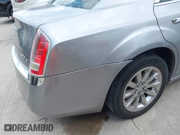 2013 Chrysler 300 C с VIN 2C3CCAEG2DH606373, выставлен на аукционе IAAI как лот 42533677 с пробегом 188 303 миль миль и . История ставок и продаж доступна на DreamBid. Изображение 6.