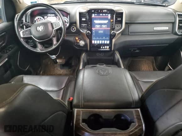 2020 Ram 1500 Laramie z VIN 1C6SRFRT1LN240624, wystawiony jako Copart lot #50367915 z przebiegiem 119 303 mil mil oraz Szkoda całkowita • Salvage title. Historia ofert i sprzedaży dostępna na DreamBid. Obrazek 8.