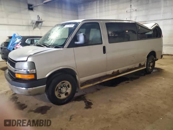 2007 Chevrolet Express Passenger with VIN 1GAHG39U171117105, listed as a Copart auction lot 56726265 with 264,871 mi miles and Clean title. Bid and sale history available at DreamBid. Image 1.