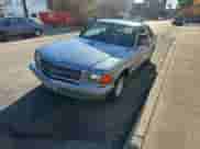 1985 Mercedes-Benz 500 z VIN WDBCA44D7FA152776, wystawiony jako Copart lot #90896815 z przebiegiem 214 799 mil mil oraz Czysty tytuł • Clean title. Historia ofert i sprzedaży dostępna na DreamBid. Obrazek 2.