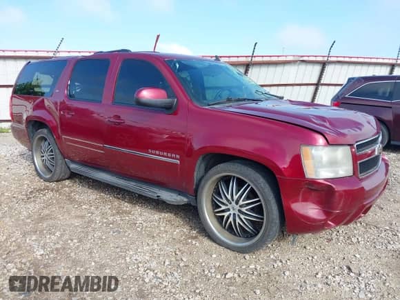 2010 Chevrolet Suburban LT z VIN 1GNUCJE07AR268426, wystawiony jako IAAI lot #42523275 z przebiegiem 252 841 mil mil oraz . Historia ofert i sprzedaży dostępna na DreamBid. Obrazek 1.