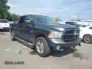 2018 Ram 1500 Tradesman z VIN 1C6RR7KT2JS222758, wystawiony jako Copart lot #68107115 z przebiegiem 106 055 mil mil oraz Szkoda całkowita • Salvage title. Historia ofert i sprzedaży dostępna na DreamBid. Obrazek 4.