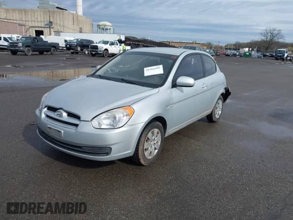 2010 Hyundai Accent GS z VIN KMHCM3AC4AU180214, wystawiony jako IAAI lot #41966496 z przebiegiem 154 392 mil mil oraz . Historia ofert i sprzedaży dostępna na DreamBid. Obrazek 2.