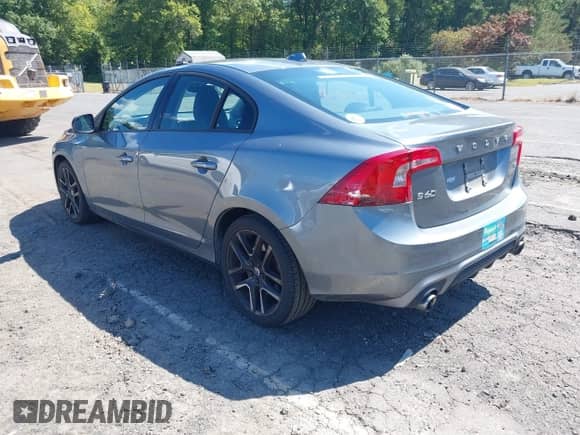 2017 Volvo S60 Dynamic с VIN YV126MFLXH2428457, выставлен на аукционе IAAI как лот 43109708 с пробегом 130 474 миль миль и . История ставок и продаж доступна на DreamBid. Изображение 3.