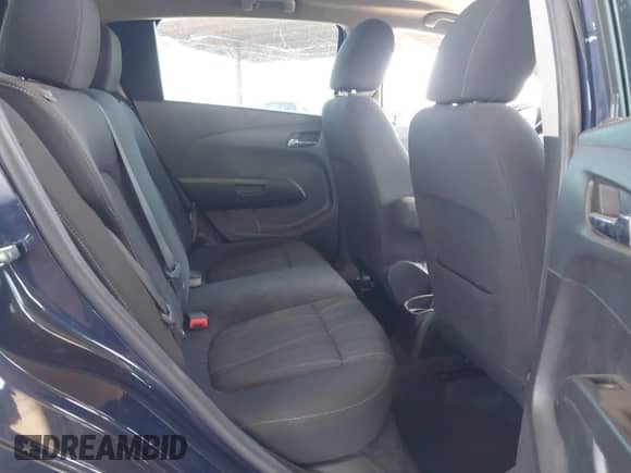 2015 Chevrolet Sonic LT z VIN 1G1JC6SH0F4215891, wystawiony jako IAAI lot #42923553 z przebiegiem 133 718 mil mil oraz . Historia ofert i sprzedaży dostępna na DreamBid. Obrazek 8.