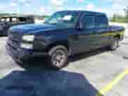 2005 Chevrolet Silverado 1500 LS z VIN 2GCEC13T451322080, wystawiony jako IAAI lot #43125281 z przebiegiem 205 678 mil mil oraz . Historia ofert i sprzedaży dostępna na DreamBid. Obrazek 2.