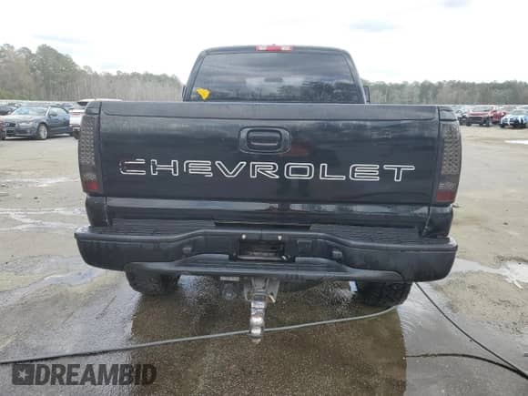 2006 Chevrolet Silverado 2500HD LT2 with VIN 1GCHK29U16E264788, listed as a Copart auction lot 48773075 with 269,745 mi miles and Salvage title. Bid and sale history available at DreamBid. Image 6.