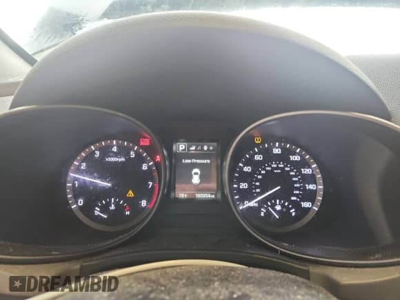 2017 Hyundai Santa Fe SE z VIN KM8SM4HF9HU182522, wystawiony jako Copart lot #68463285 z przebiegiem 160 954 mil mil oraz Czysty tytuł • Clean title. Historia ofert i sprzedaży dostępna na DreamBid. Obrazek 9.