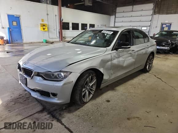 2014 BMW 3 Series 335i xDrive с VIN WBA3B9C58EP458562, выставлен на аукционе Copart как лот 82257315 с пробегом 166 416 миль миль и Списание • Salvage title. История ставок и продаж доступна на DreamBid. Изображение 1.