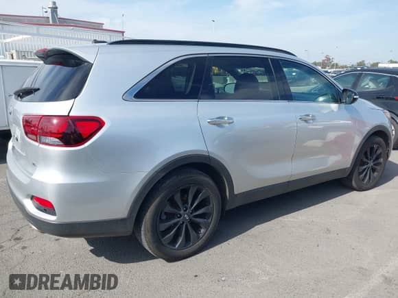 2019 Kia Sorento LX с VIN 5XYPG4A51KG594221, выставлен на аукционе IAAI как лот 42292617 с пробегом 124 132 миль миль и . История ставок и продаж доступна на DreamBid. Изображение 4.