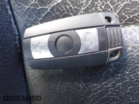 2011 BMW 3 Series 335i xDrive z VIN WBAKF9C57BE262345, wystawiony jako IAAI lot #43428669 z przebiegiem 127 610 mil mil oraz . Historia ofert i sprzedaży dostępna na DreamBid. Obrazek 11.