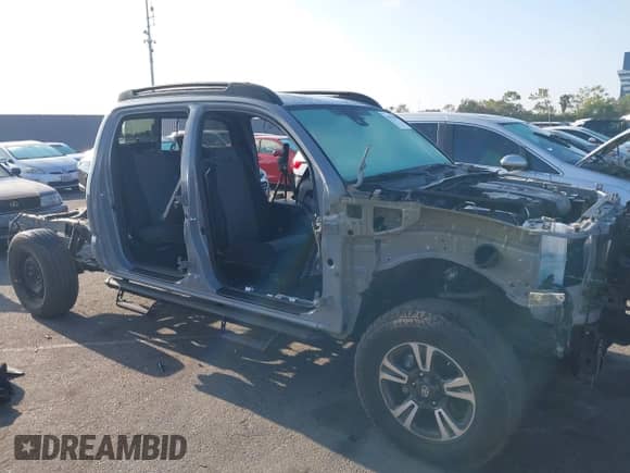 2021 Toyota Tacoma SR5 с VIN 3TMBZ5DN2MM031271, выставлен на аукционе IAAI как лот 43084384 с пробегом 25 258 миль миль и . История ставок и продаж доступна на DreamBid. Изображение 6.