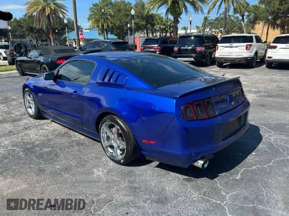 2014 Ford Mustang GT z VIN 1ZVBP8CF7E5277822, wystawiony jako Copart lot #90128545 z przebiegiem 114 151 mil mil oraz Czysty tytuł • Clean title. Historia ofert i sprzedaży dostępna na DreamBid. Obrazek 3.