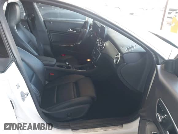 2019 Mercedes-Benz CLA 250 z VIN WDDSJ4EB2KN741592, wystawiony jako IAAI lot #42564734 z przebiegiem 36 469 mil mil oraz . Historia ofert i sprzedaży dostępna na DreamBid. Obrazek 5.