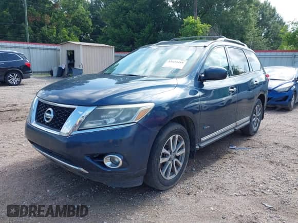 2014 Nissan Pathfinder Platinum Hybrid with VIN 5N1CR2MN5EC640761, listed as a IAAI auction lot 42654416 with 179,570 mi miles and . Bid and sale history available at DreamBid. Image 2.