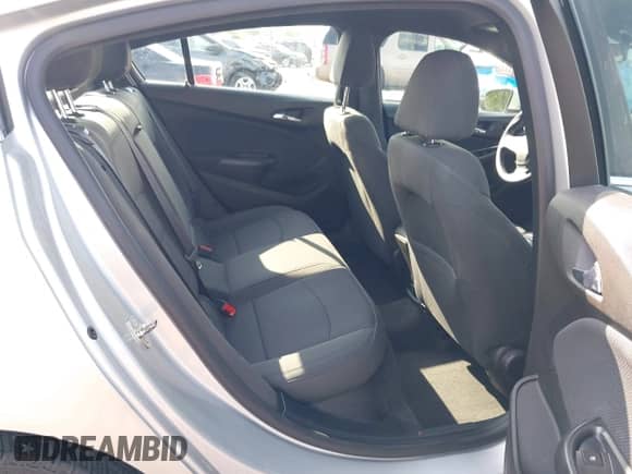 2018 Chevrolet Cruze LT с VIN 1G1BE5SMXJ7116962, выставлен на аукционе IAAI как лот 43111365 с пробегом 111 099 миль миль и . История ставок и продаж доступна на DreamBid. Изображение 8.