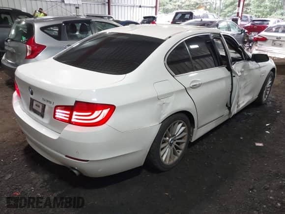 2012 BMW 5 Series 535i с VIN WBAFR7C5XCC811000, выставлен на аукционе IAAI как лот 43048021 с пробегом 148 852 миль миль и . История ставок и продаж доступна на DreamBid. Изображение 4.