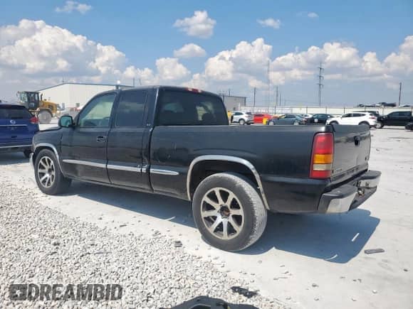 2000 GMC Sierra 1500 SLE z VIN 1GTEC19V9YZ306218, wystawiony jako Copart lot #81224535 z przebiegiem Nie podano mil oraz Szkoda całkowita • Salvage title. Historia ofert i sprzedaży dostępna na DreamBid. Obrazek 2.