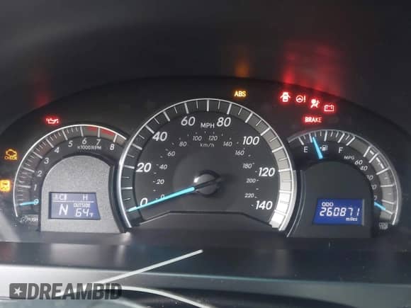 2014 Toyota Camry SE with VIN 4T1BF1FK6EU736118, listed as a IAAI auction lot 43246306 with 260,871 mi miles and . Bid and sale history available at DreamBid. Image 7.