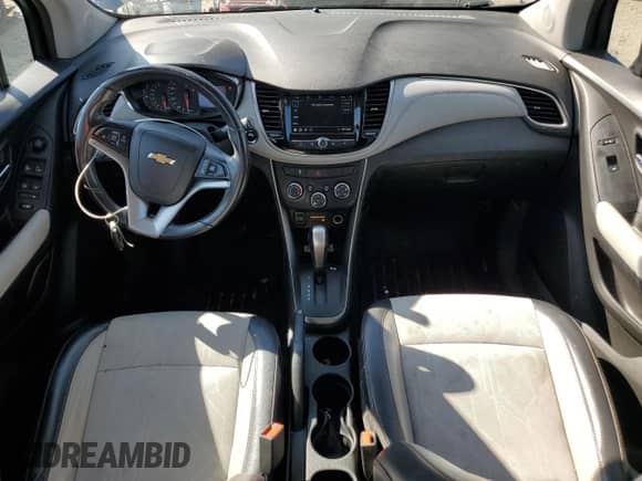 2018 Chevrolet Trax LT с VIN 3GNCJPSB1JL271663, выставлен на аукционе Copart как лот 81151475 с пробегом 109 882 миль миль и Списание • Salvage title. История ставок и продаж доступна на DreamBid. Изображение 8.